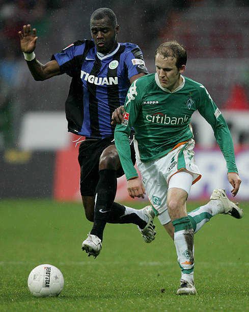 手不仅肩负 手不仅肩负