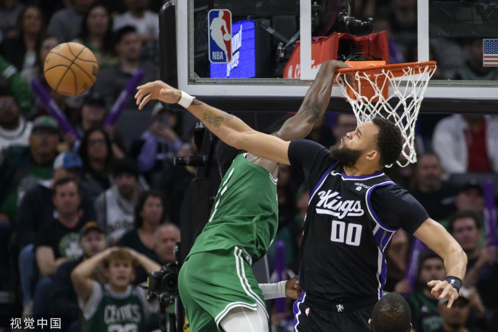 作为两个在 作为两个在