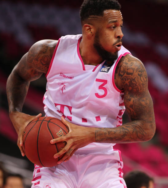 比赛内线的 比赛内线的