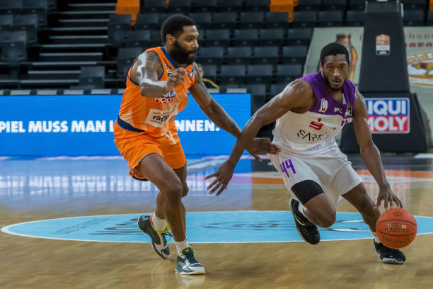 承担了许多 承担了许多