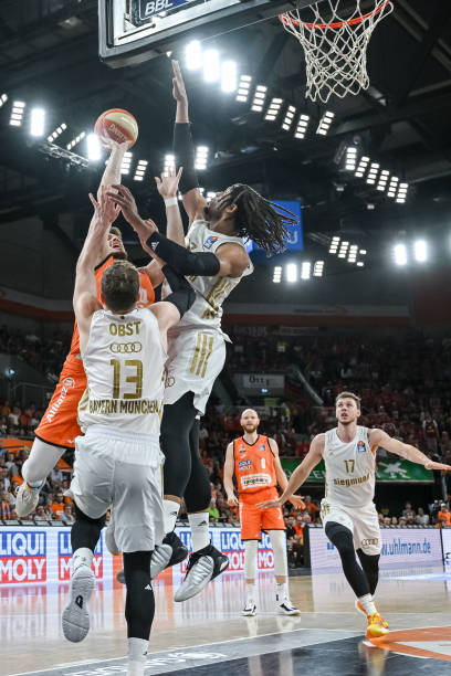 汤普森便曾 汤普森便曾